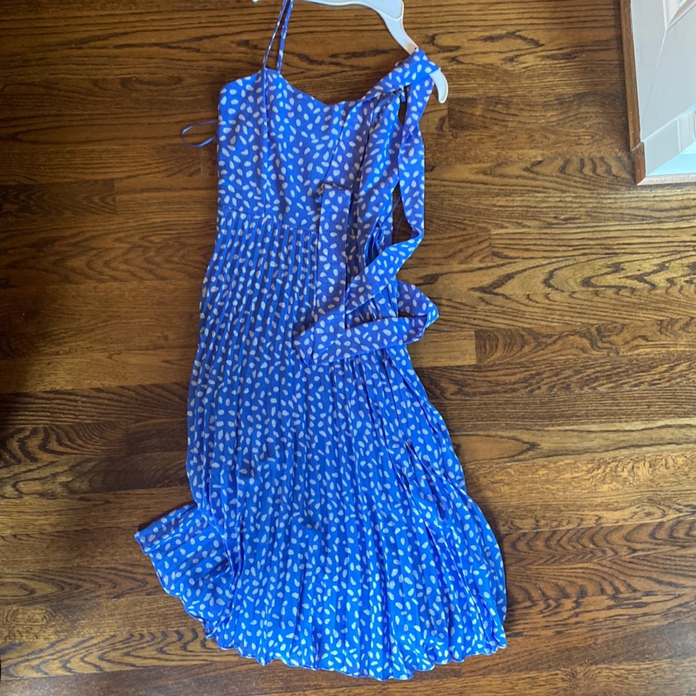 Maxi blue dress with tie for belt